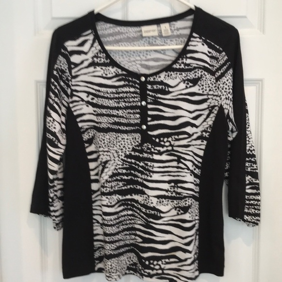 Chico’s Zenergy Animal Print Top - Picture 1 of 6
